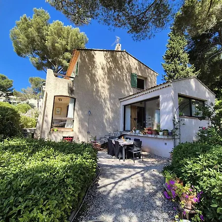 빌라 Jolie Villa, Climatisation, Wifi, Jardin, Proche