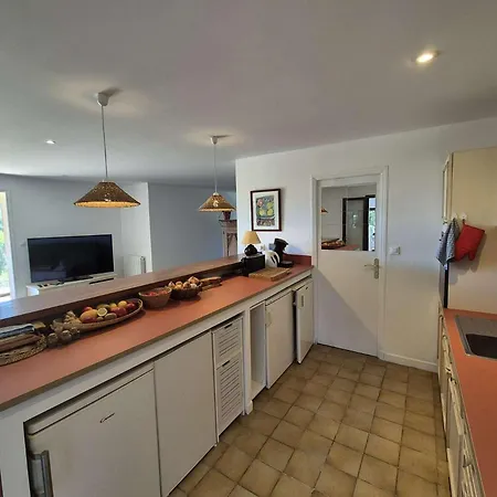 Jolie Villa, Climatisation, Wifi, Jardin, Proche